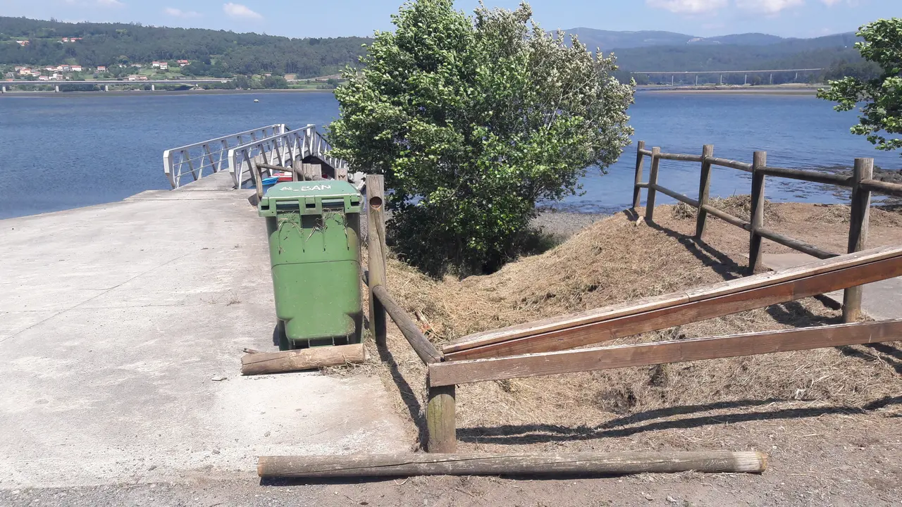 <p>O BNG ven de denunciar, como parte da s&uacute;a campa&ntilde;a polo mantemento de Outes, o estado lament&aacute;bel no que se atopa a zona do Alb&aacute;n. Como boa proba do estado no que se atopa, compartimos convosco esta galer&iacute;a.</p>
