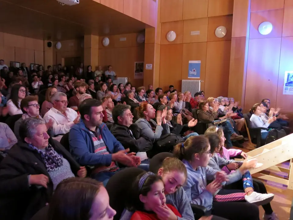 <p>Imaxes do mitin central do BNG de Outes de cara &aacute;s municipais do 2019</p>
