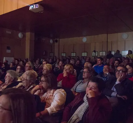 A casa da cultura quedou pequena para tanta xente.